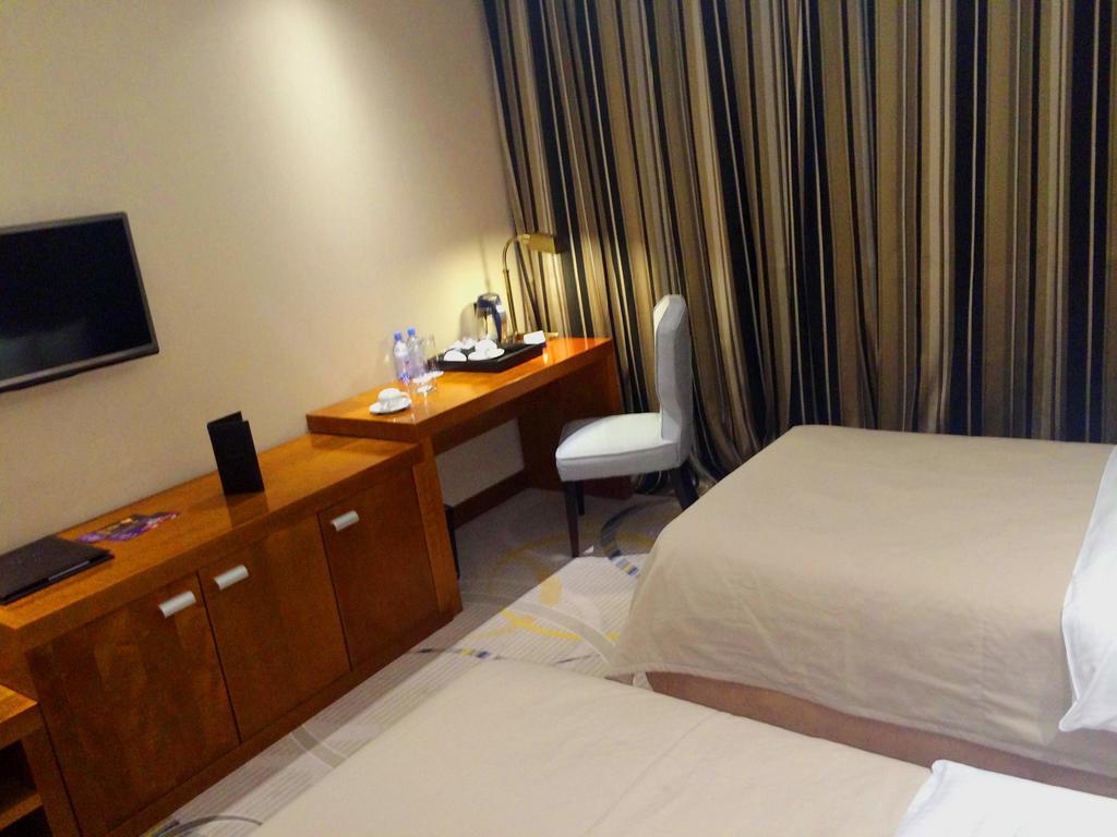 Royal Plaza Hotel And Casino Kapsagaj Szoba fotó
